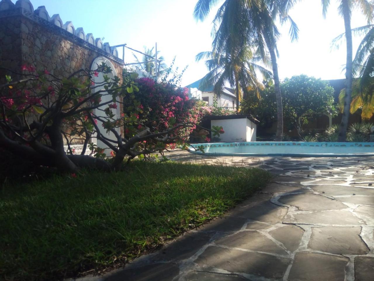 Pashmina House Bed and Breakfast Watamu Buitenkant foto