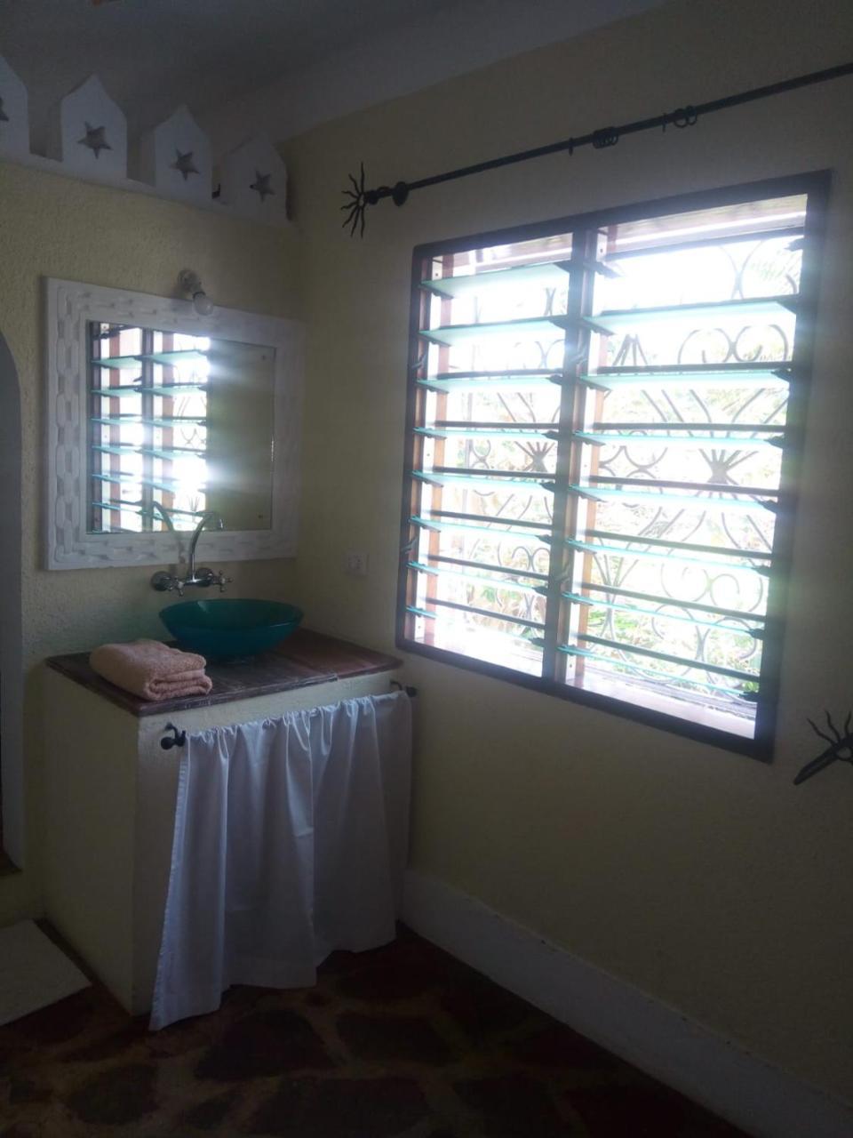 Pashmina House Bed and Breakfast Watamu Buitenkant foto
